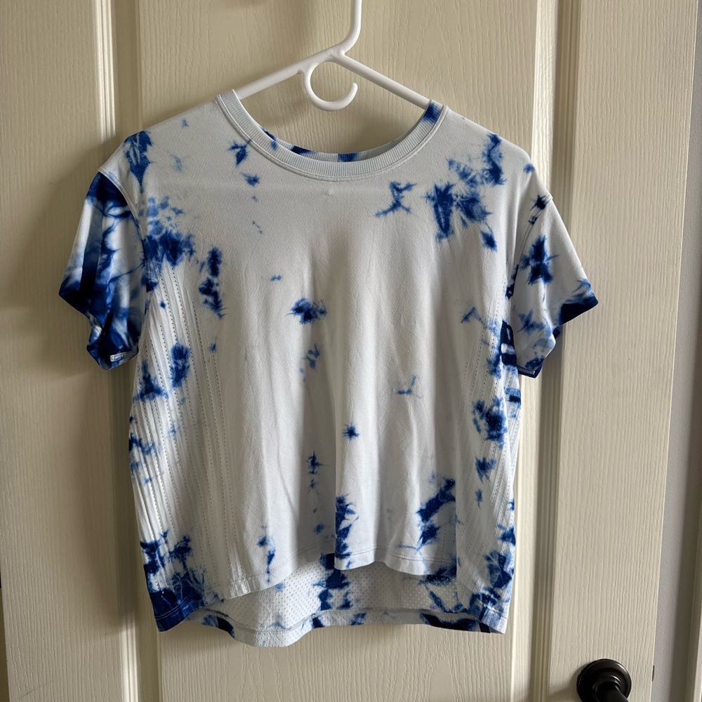 Lululemon tee